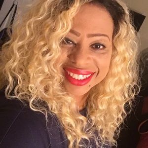 Meet your Posher, Zina